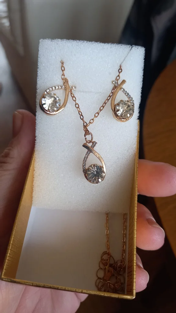 Parure boucles d'oreilles et collier  – photo 3